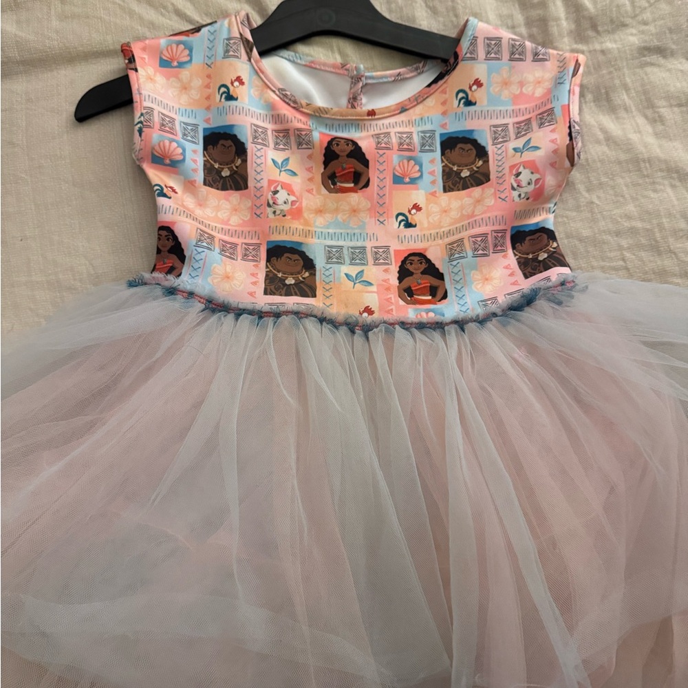 Moana dress from target , good condition size 4
